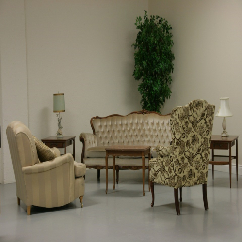 HOW TO MIX BETWEEN MODERN AND TRADITIONAL 